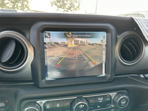 New 2023 Jeep Gladiator Sport image 21