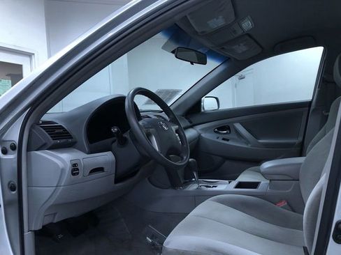 Used 2009 Toyota Camry LE image 11