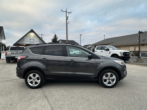 Used 2017 Ford Escape SE w/ Equipment Group 201A image 35
