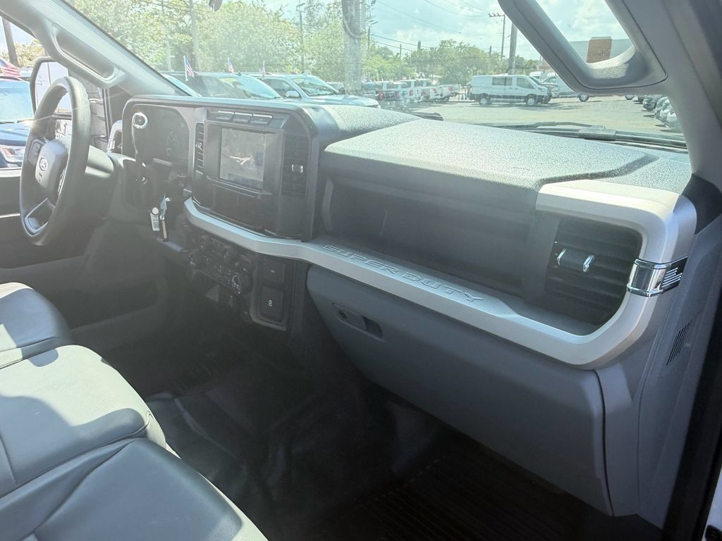 Used 2024 Ford F250 XL RWD image 17