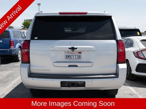 Used 2019 Chevrolet Suburban LT w/ Luxury Package RWD image 3