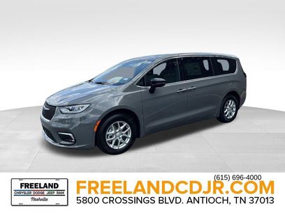 New 2025 Chrysler Pacifica Select