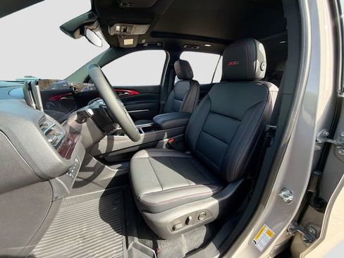 New 2026 Chevrolet Traverse Z71 w/ LPO, Floor Liner Package AWD/4WD image 23