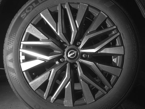 Used 2025 Nissan Altima 2.5 SV FWD image 12