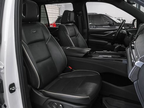 Used 2021 Cadillac Escalade Sport RWD image 31