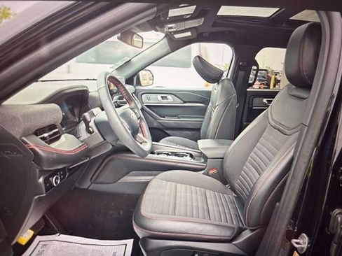 Used 2025 Ford Explorer ST-Line w/ Premium Package AWD/4WD image 5