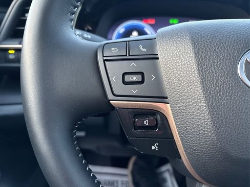 Used 2025 Toyota Crown Signia image 38