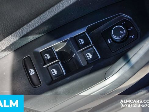 Used 2024 Volkswagen Jetta SE image 46