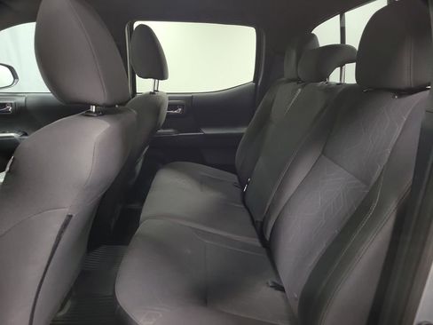 Used 2016 Toyota Tacoma TRD Off-Road w/ Premium & Technology Package AWD/4WD image 22