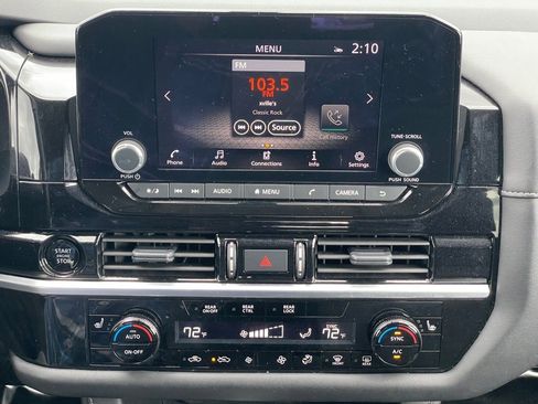 Used 2025 Nissan Pathfinder SV image 18