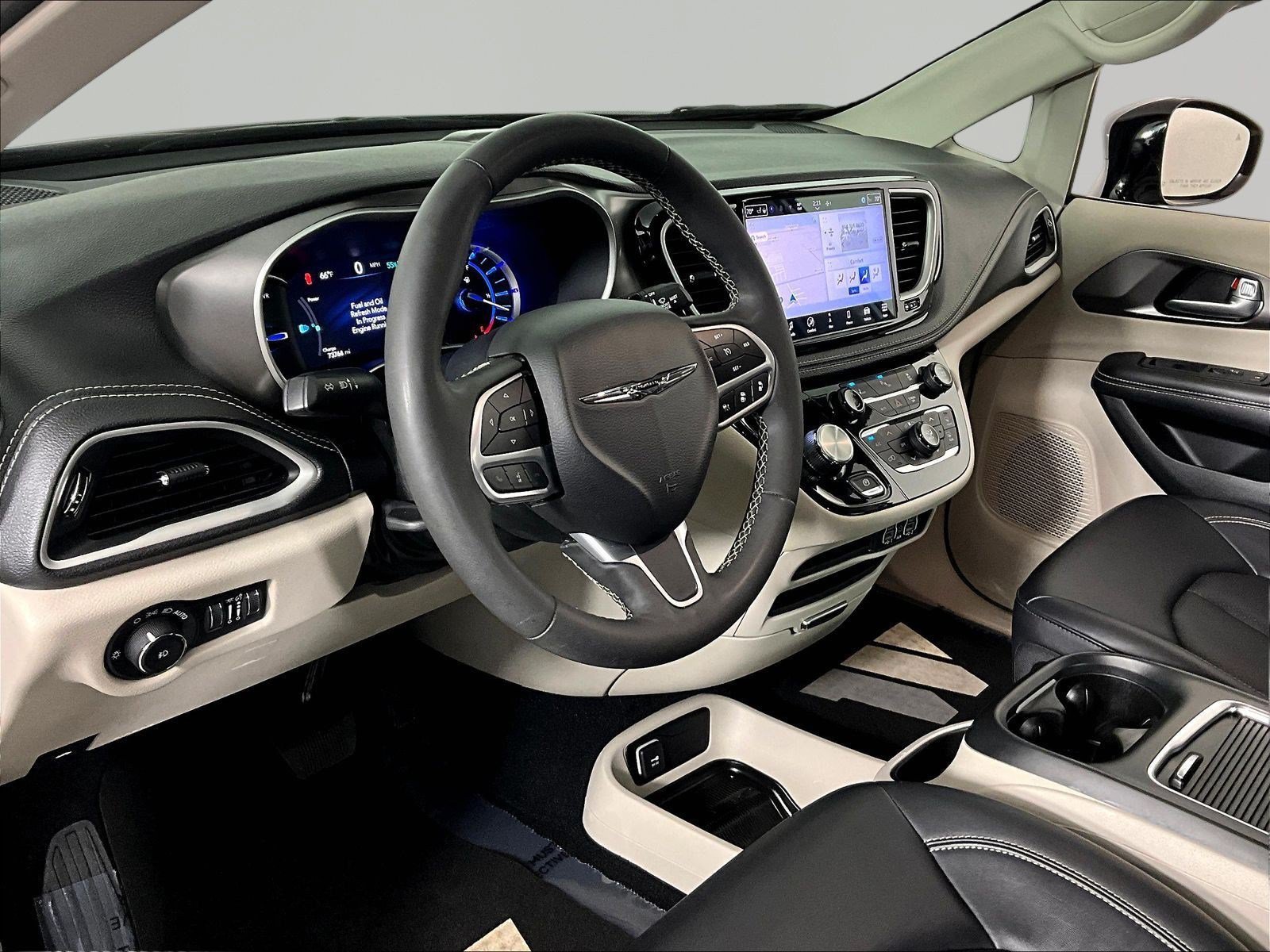 Used 2024 Chrysler Pacifica Limited FWD image 17