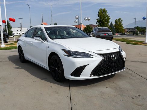 Used 2023 Lexus ES 350 F Sport w/ Accessory Package (Z2) FWD image 2