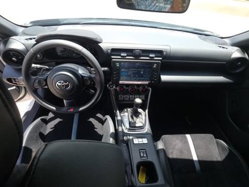 Used 2025 Toyota GR86 Premium RWD image 16