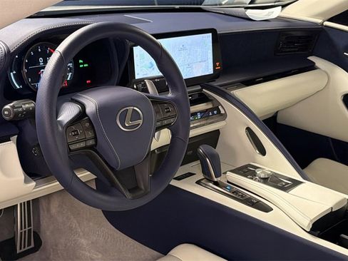 Certified 2025 Lexus LC 500 Coupe image 19