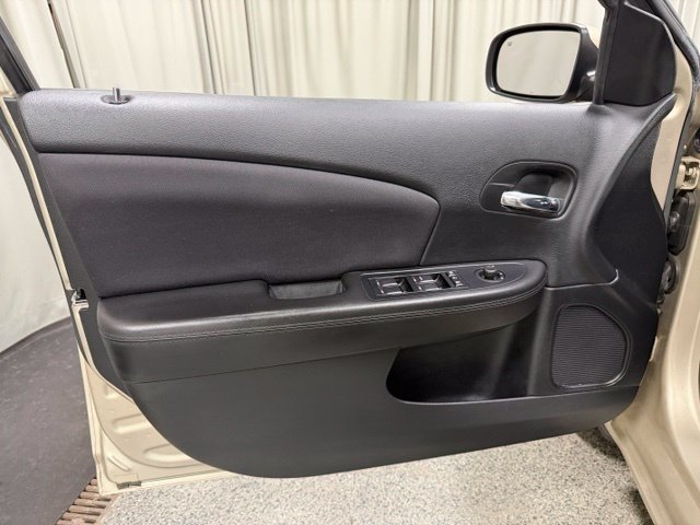Used 2013 Chrysler 200 Touring FWD image 16