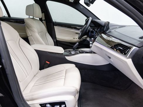 Used 2019 BMW 540i w/ M Sport Package RWD image 14