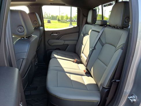 New 2026 Chevrolet Colorado ZR2 w/ Technology Package AWD/4WD image 13