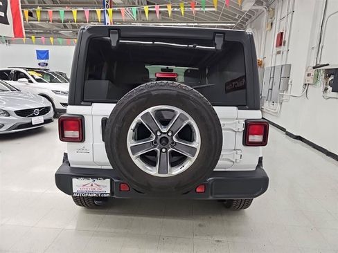 Used 2021 Jeep Wrangler Unlimited Sahara w/ Dual Top Group AWD/4WD image 5