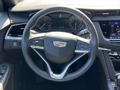 Certified 2025 Cadillac XT6 Luxury AWD/4WD image 14
