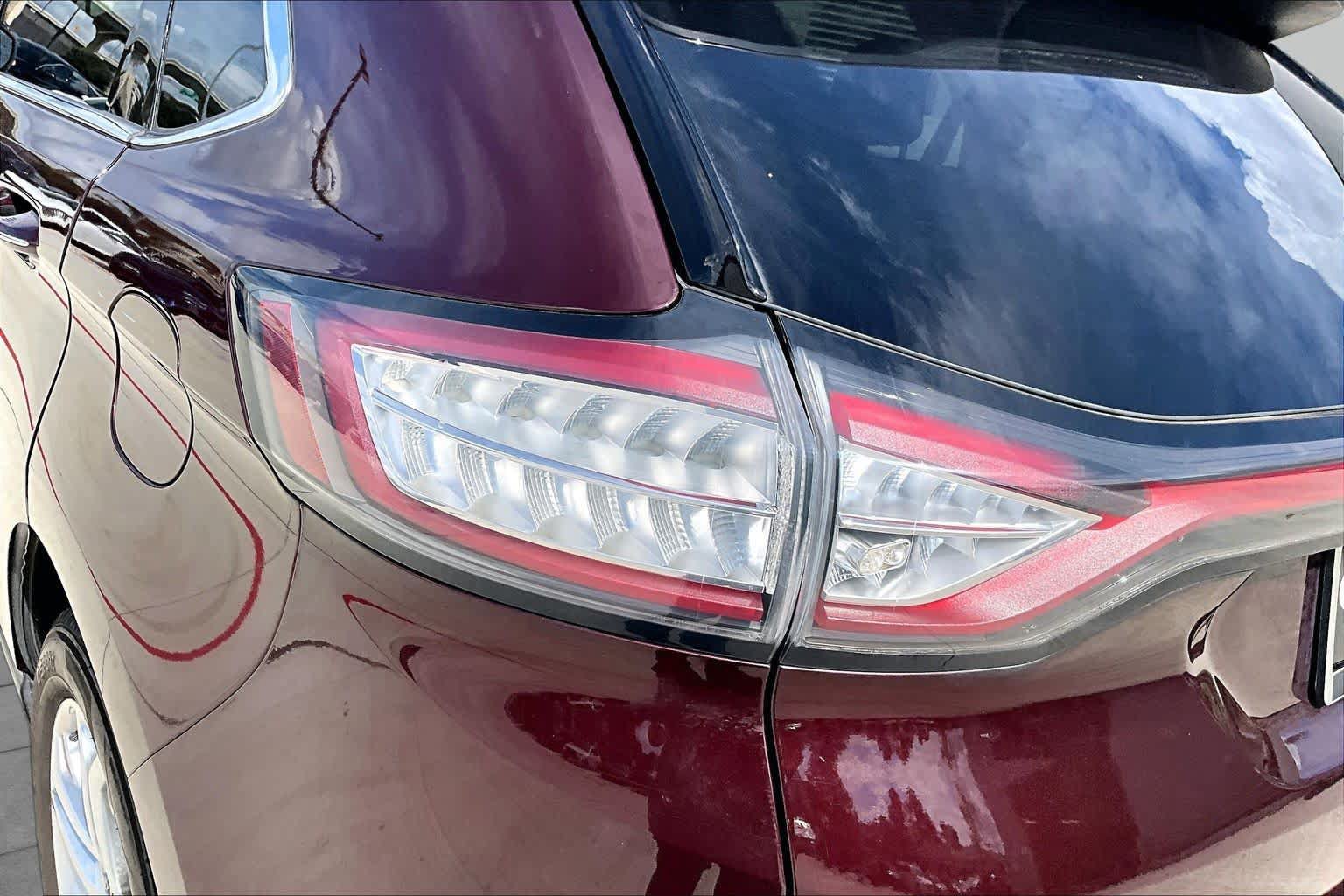 Used 2018 Ford Edge Titanium w/ Equipment Group 302A FWD image 26