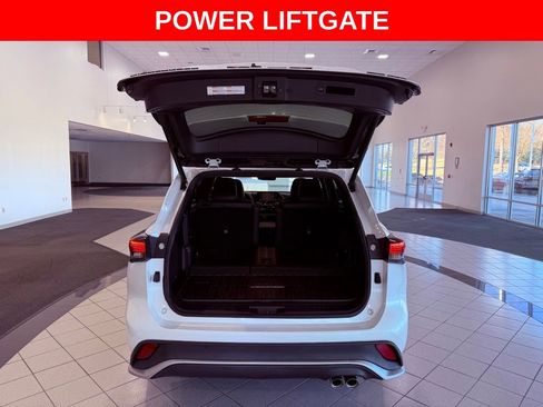 Used 2022 Toyota Highlander XSE image 7