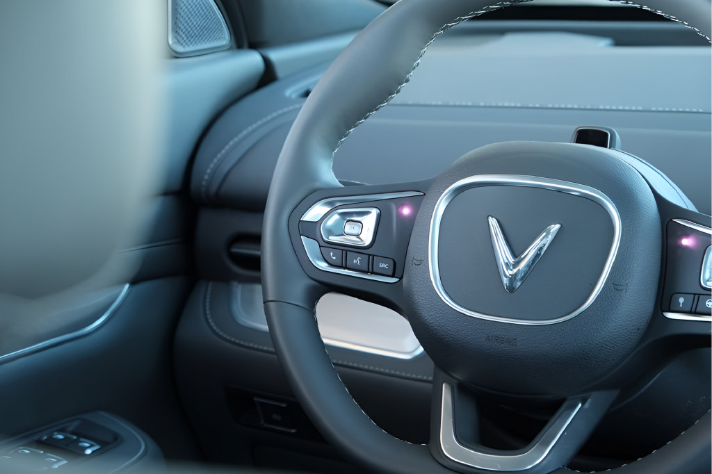 New 2024 VinFast VF 9 Plus AWD/4WD image 30