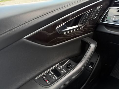Used 2023 Audi Q8 Prestige AWD/4WD image 10