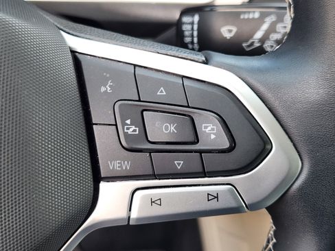 Certified 2022 Volkswagen Tiguan SE w/ Panoramic Sunroof Package image 24