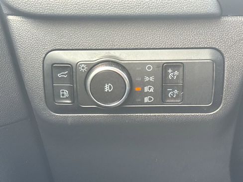 Used 2025 Ford Escape Platinum w/ Premium Technology Package image 48