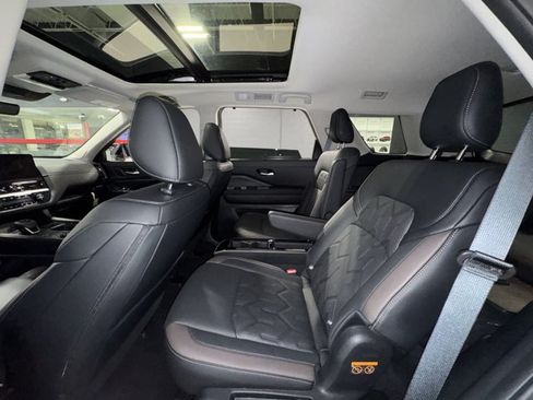 New 2026 Nissan Pathfinder Platinum AWD/4WD image 28