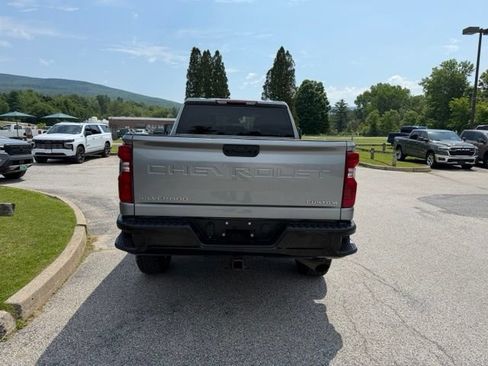 Used 2024 Chevrolet Silverado 2500 Custom w/ Custom Value Package AWD/4WD image 4