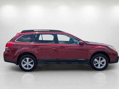 Used 2014 Subaru Outback 2.5i Limited w/ Moonroof Package image 4