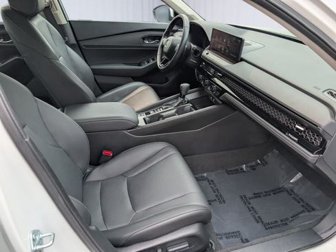 Used 2025 Honda Accord EX-L image 10