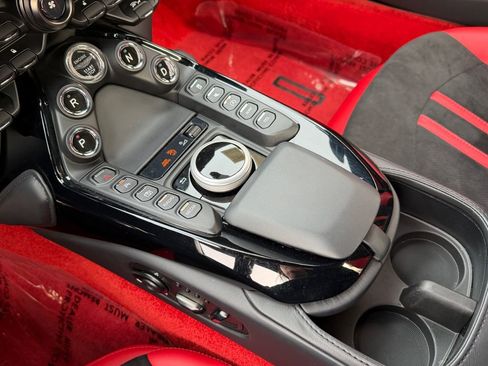 Used 2023 Aston Martin V8 Vantage Coupe image 35