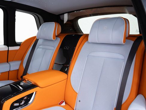 New 2026 Rolls-Royce Cullinan Black Badge image 27