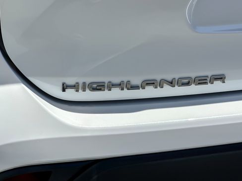 Certified 2025 Toyota Highlander LE AWD/4WD image 27