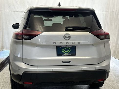 Used 2024 Nissan Rogue S FWD image 6