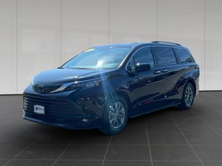 Used 2026 Toyota Sienna XLE FWD video 1