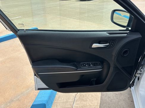 Used 2022 Dodge Charger SXT w/ Leather Interior Group image 6