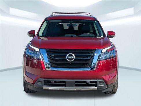Used 2024 Nissan Pathfinder SL AWD/4WD image 10