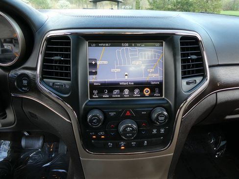 Used 2014 Jeep Grand Cherokee Summit AWD/4WD image 17