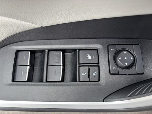 Used 2025 Toyota RAV4 XLE w/ Convenience Package AWD/4WD image 17