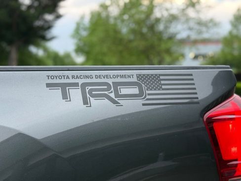 Used 2016 Toyota Tacoma TRD Off-Road w/ Towing Package AWD/4WD image 10