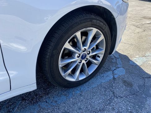 Used 2017 Ford Fusion SE w/ Equipment Group 602A image 28