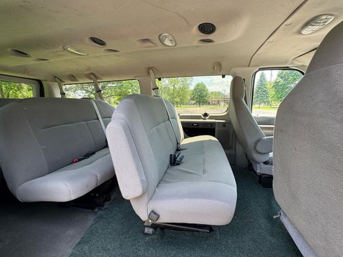 Used 2010 Ford E-350 and Econoline 350 XL RWD image 36
