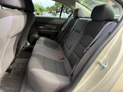 Used 2015 Chevrolet Cruze LT FWD image 11