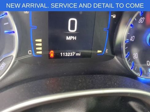 Used 2018 Chrysler Pacifica Touring-L image 2