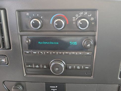 Used 2016 GMC Savana 3500 Extended RWD image 18