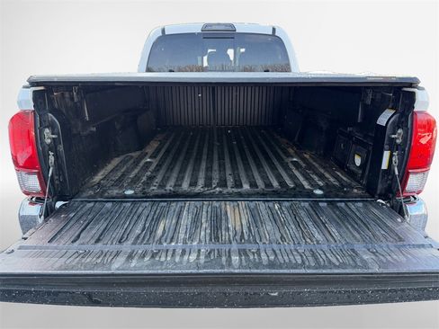 Used 2019 Toyota Tacoma TRD Off-Road image 24