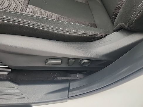 Used 2025 Subaru Outback Premium image 9